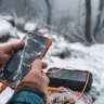 Padła Ci bateria na szlaku? Jak przetrwać z telefonem w górach